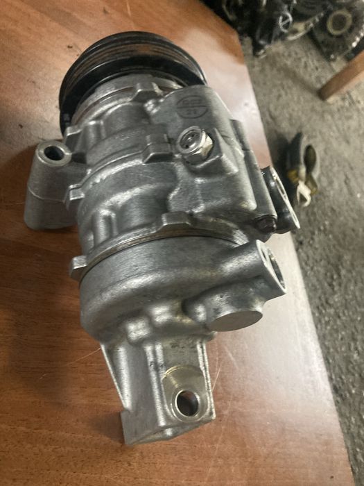 Suzuki Vitara 2020 година 1.4i Компресор Климатик