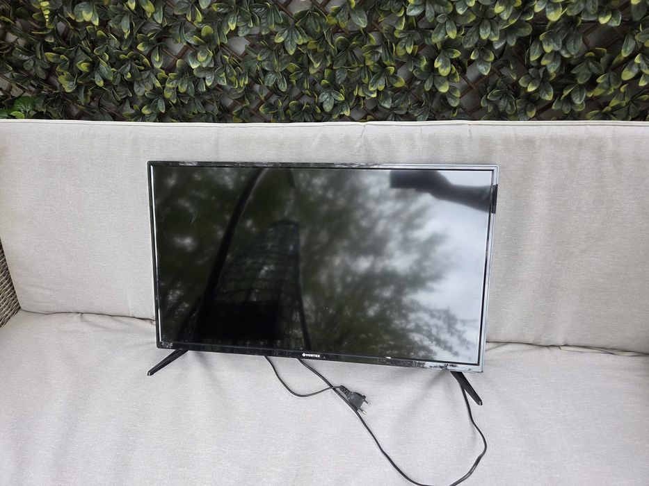 Televizor Vortex diagonala 80 cm