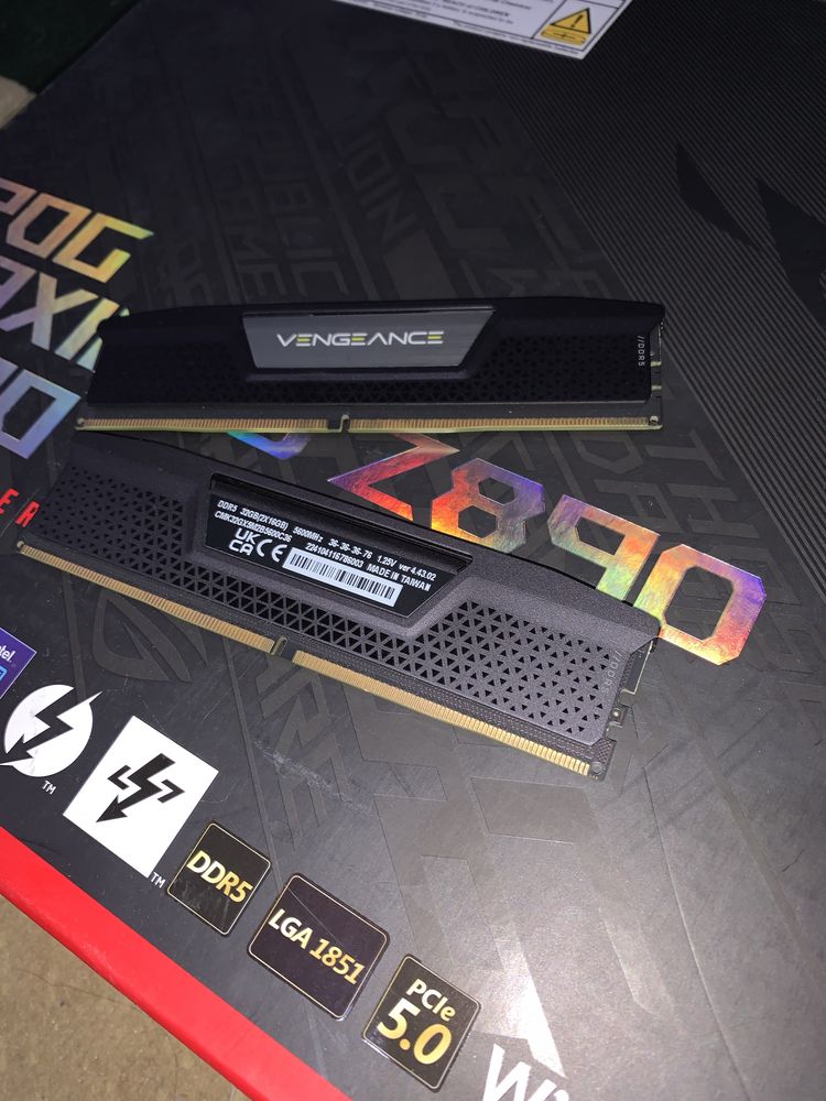 corsair vengeance DDR5 5600hz 32GB 2x16