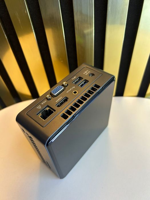 Mini PC portabil Intel NUC An 2018