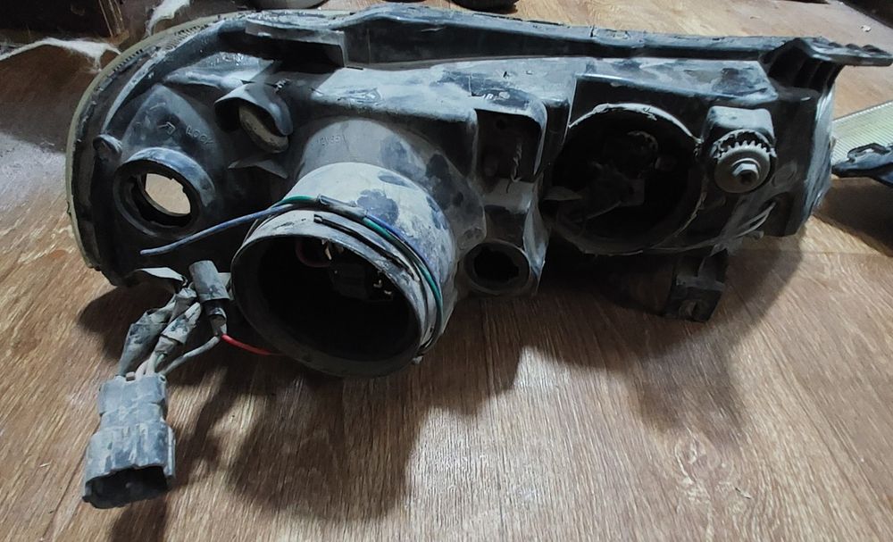 Фары Нексия 2 бу в среднем состоянии