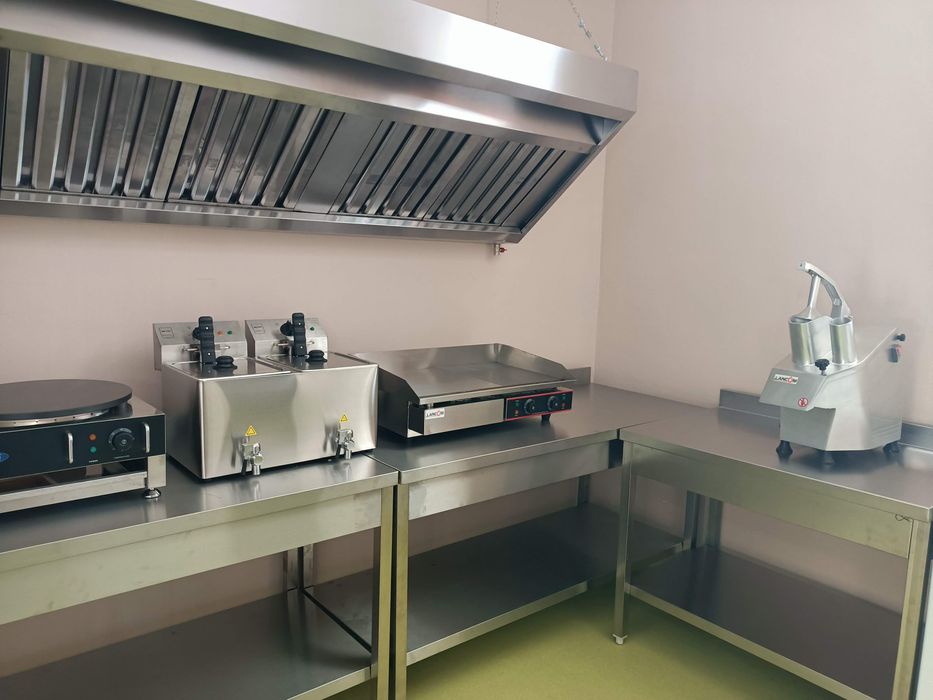 Utilaje fast-food/restaurant,plita,vitrina rece/calda,mese inox,hota