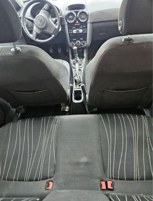 Vând Opel corsa 2010