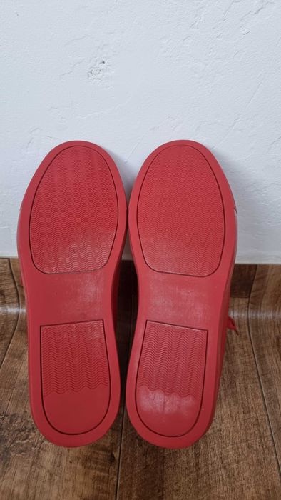 Високи металик кецове на Зара и маратонки Адидас Ориджинълс