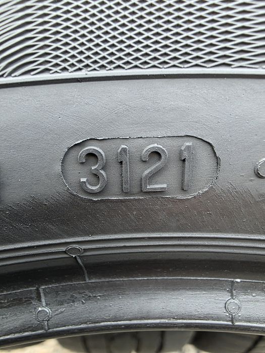 Vând patru anvelope de iarna continental 205 60 16 dot 3121