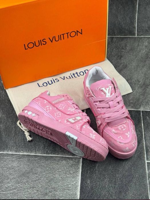 Adidasi Louis Vuitton