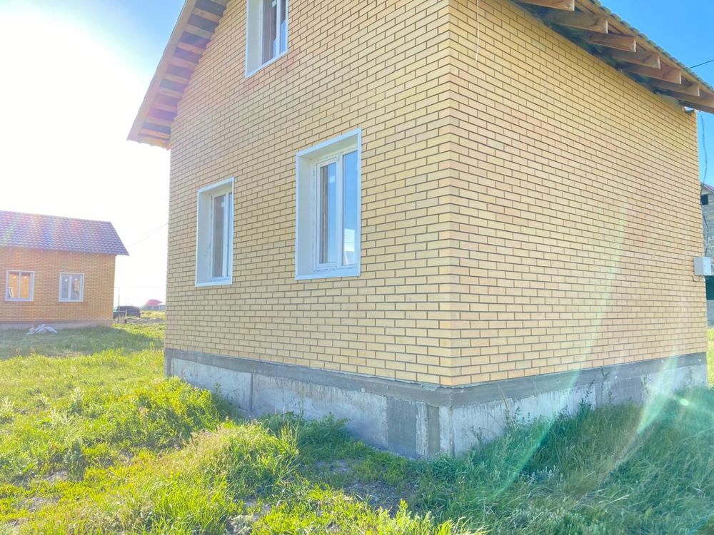 Продам новый  дом кирпичный в  город Аксай