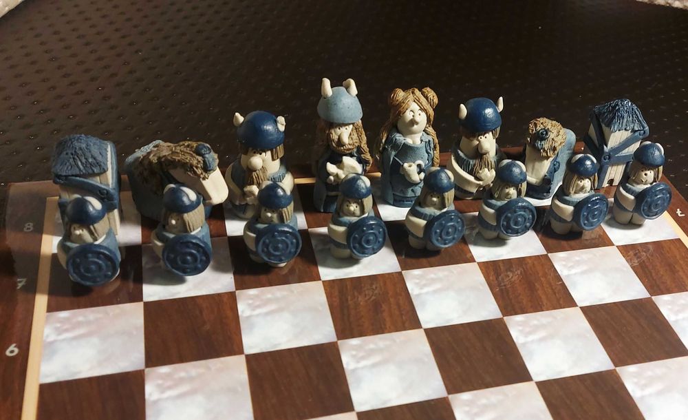 Joc de sah rustic si piese din ceramica FIMO lucrate in detaliu_SUPERB