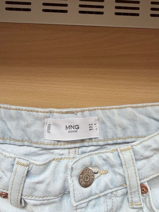 Светло сини дънки Mango
