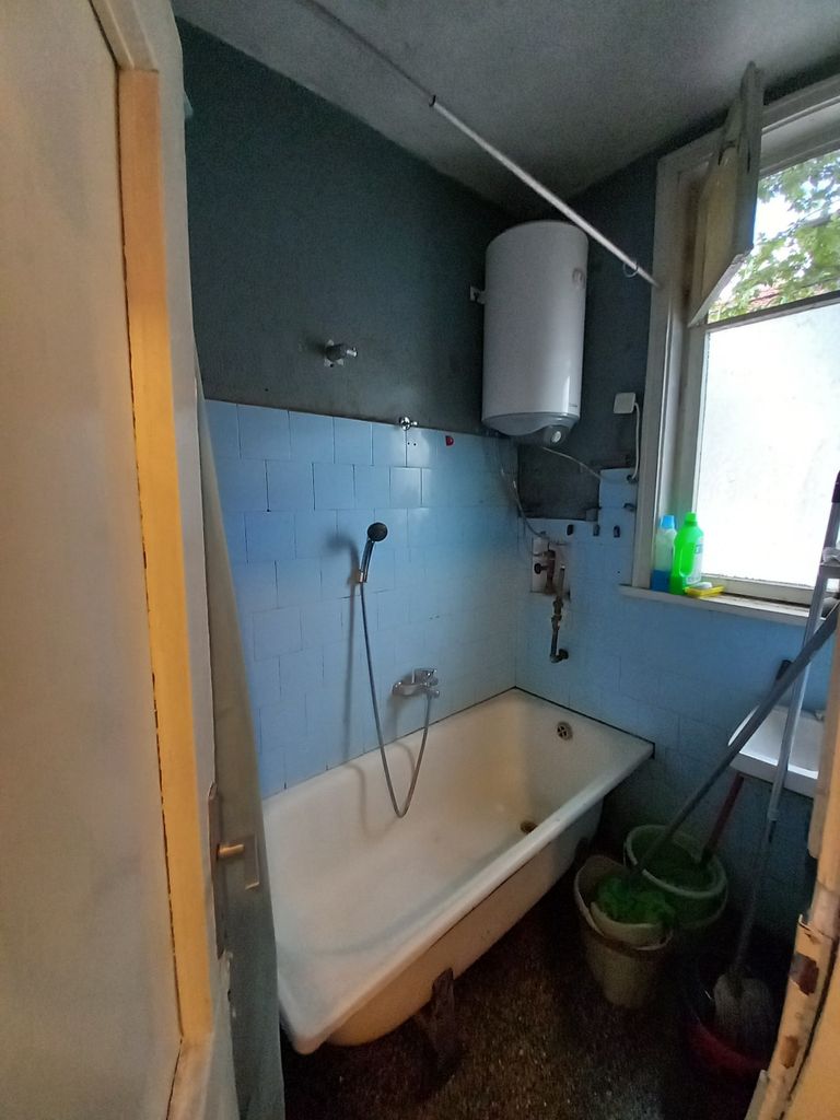 Продава се Къща в Сливен, Център - 110 кв.м за 1637 €/кв.м - Снимка #4