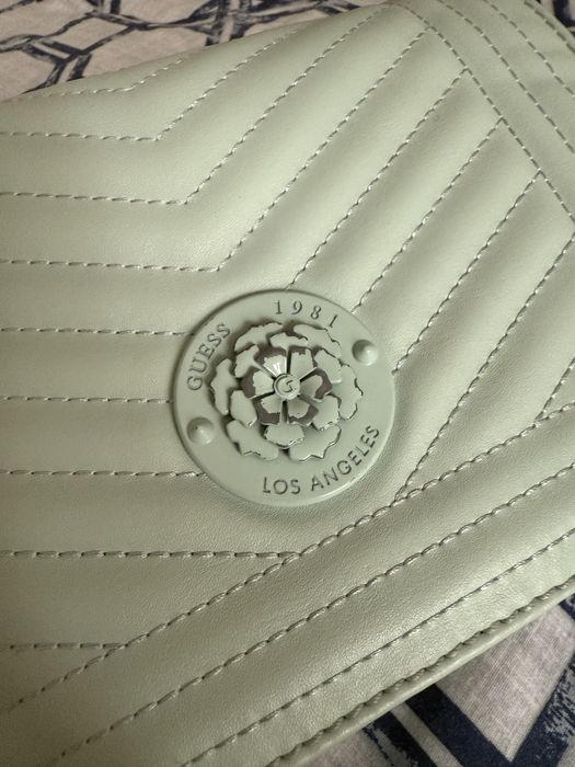 Дамска чанта Guess