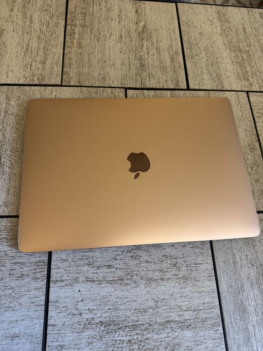 MacBook Air 13” APPLE M1 256 GB, Gold