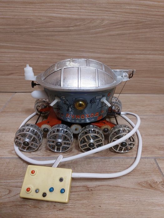 Стари метални играчки