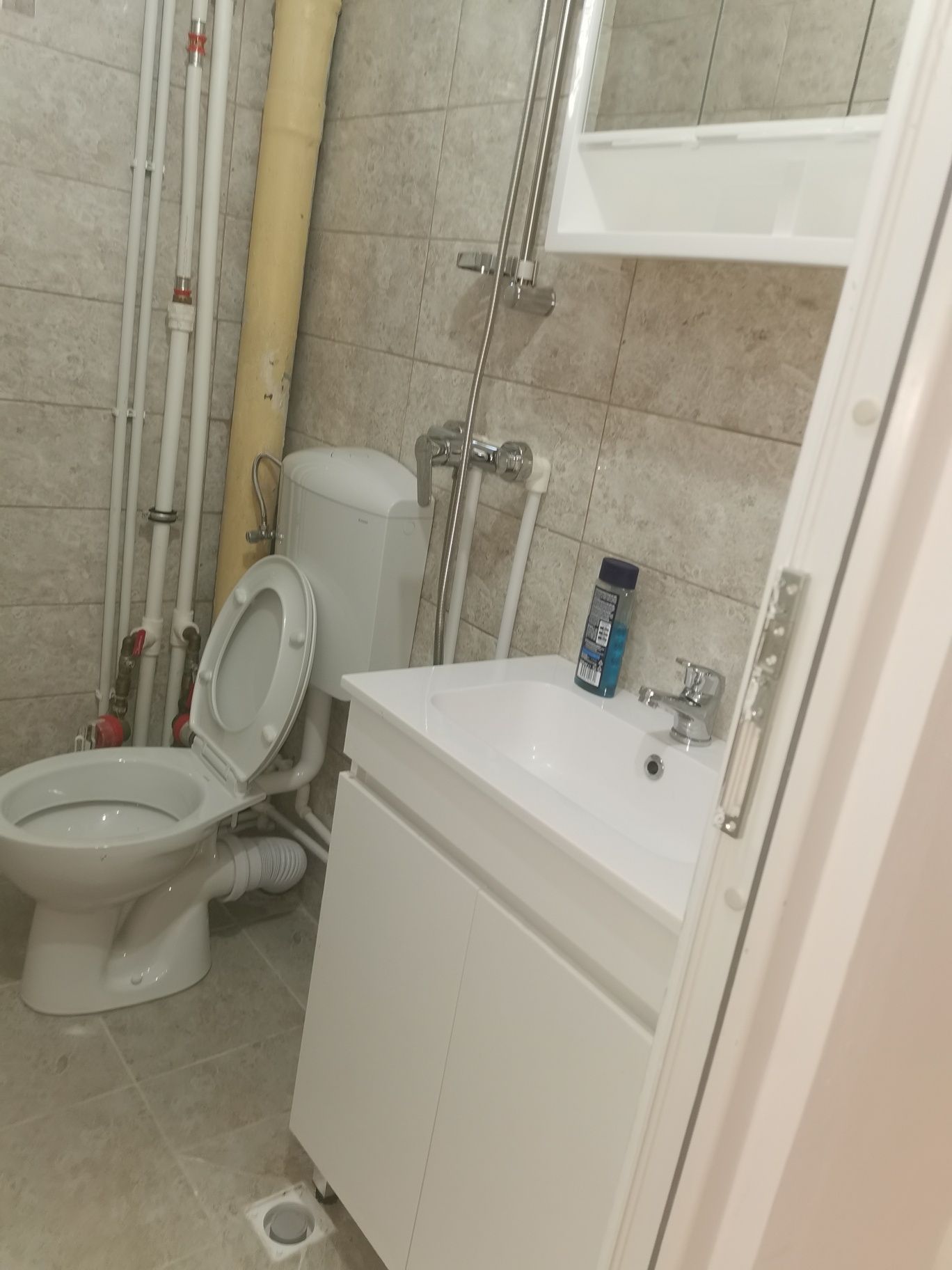 închiriez microapartament