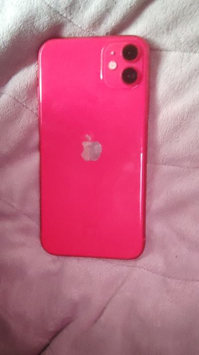 iPhone 11  червен