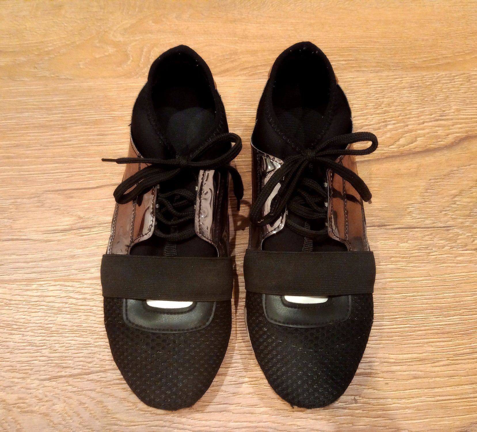 Черни спортни обувки / черни боти