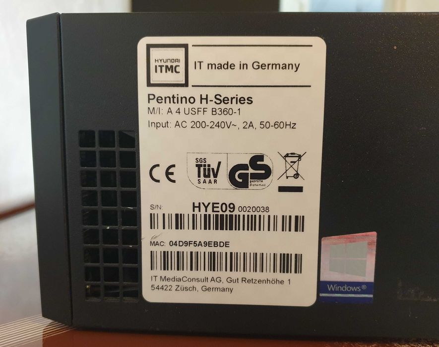 2 броя компютри 10th Generation