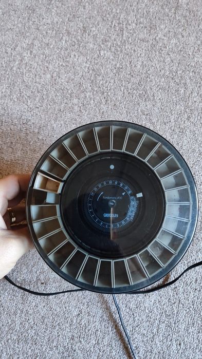 Hranitor automat acvariu