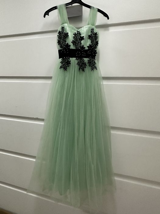 Платье нарядное на девочку!