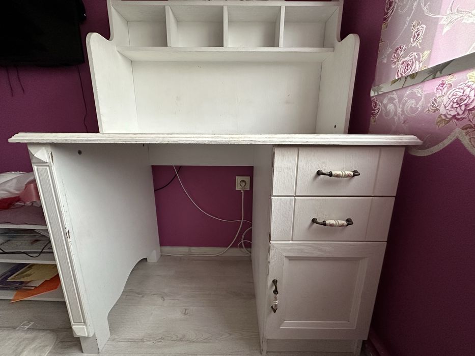 Ученическо бюро (масив)