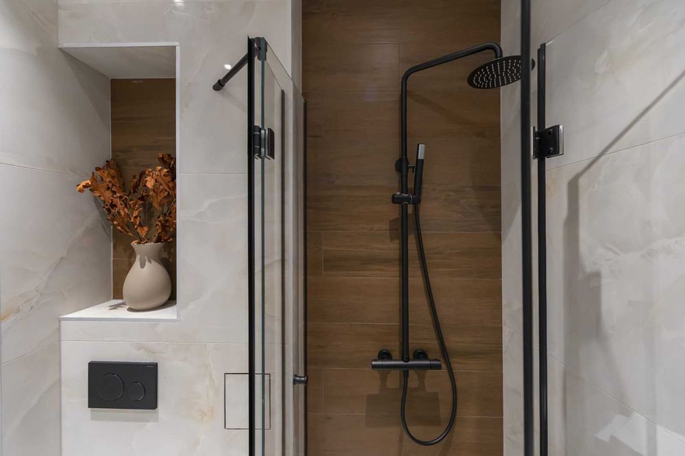 Продава се Двустаен апартамент в София, Света Троица - 66 кв.м за 1637 €/кв.м - Снимка #2