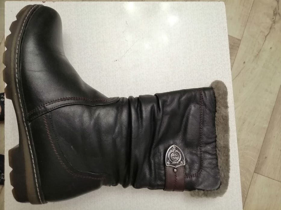 Сапоги кожаные 38 размер новые