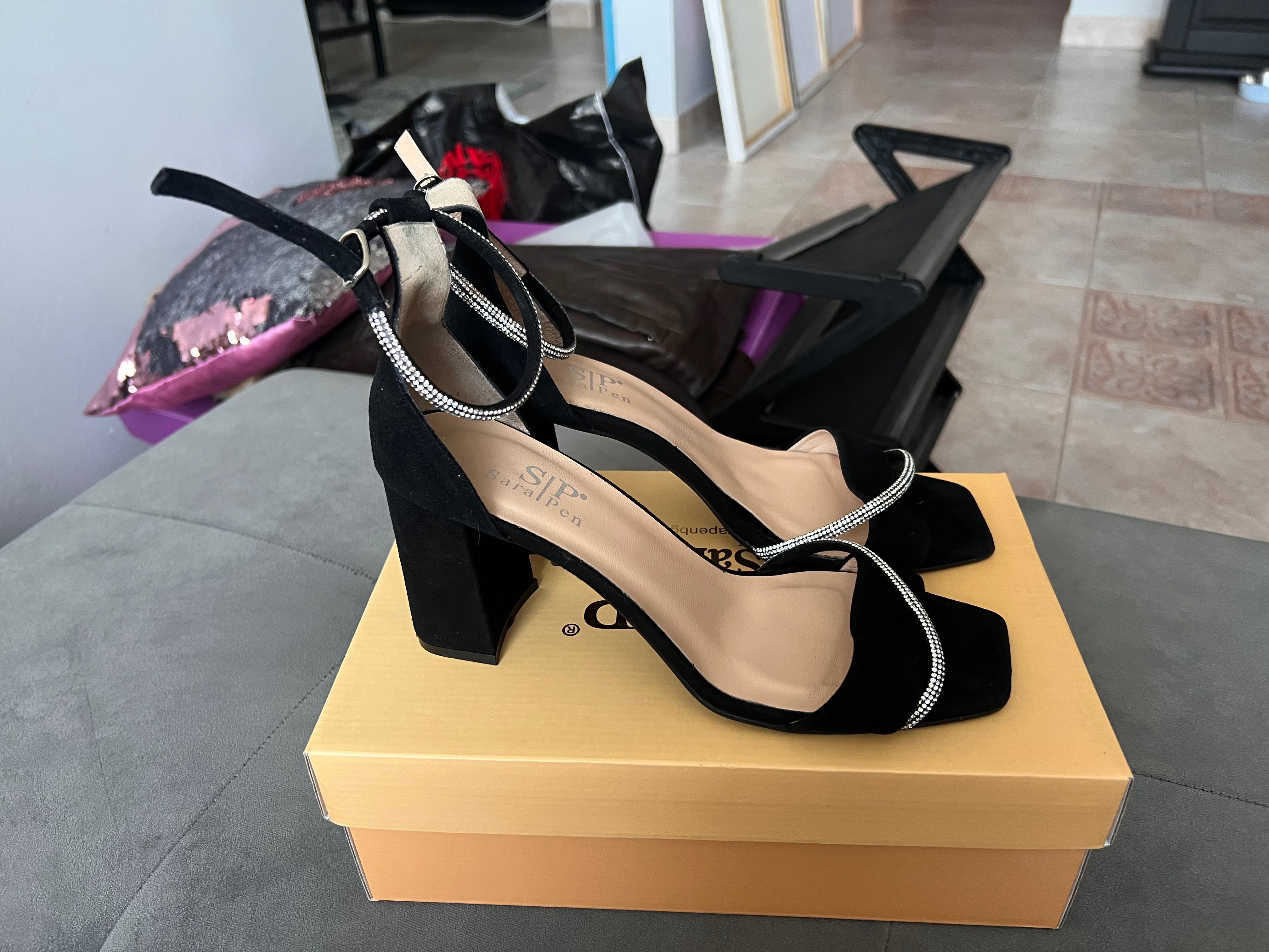 SP Sara Pen – Класически обувки на ток от велур с камъни