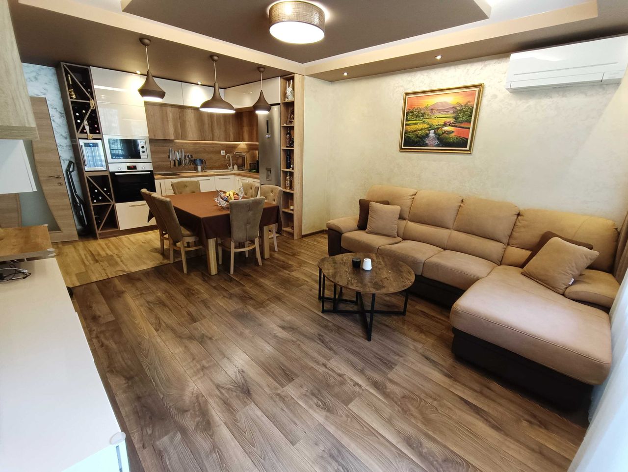 Продава се Тристаен апартамент в Велинград - 98 кв.м за 1718 €/кв.м - Снимка #2