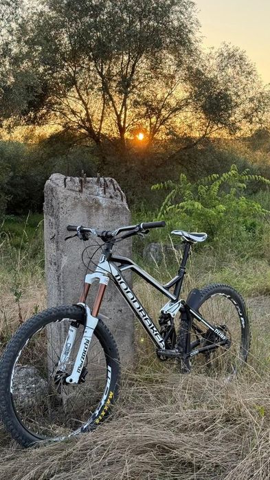 Bicicleta Full-Suspension Enduro Downhill Mondraker Dune cadru L