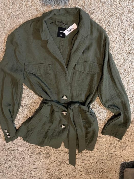 Compleu, sacou si pantaloni, costum de in kaki, nou cu eticheta Sinsay