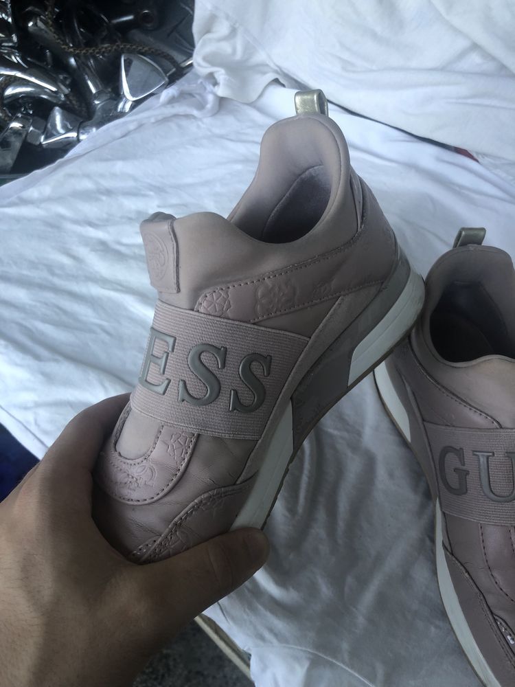 GUESS оригинални дамски обувки 38