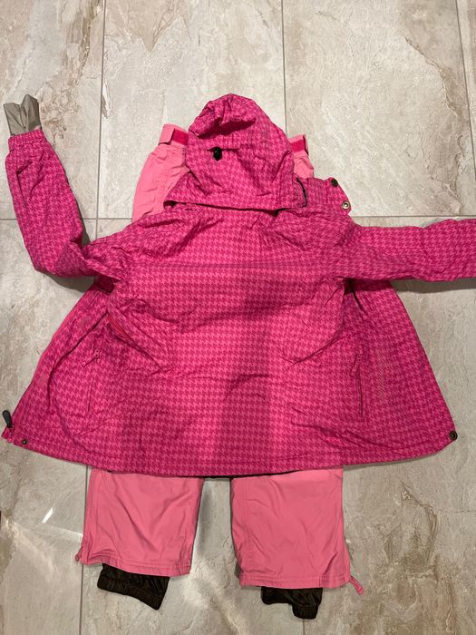Casca, ochelari, manusi si Costum schi dama,marimea 12 ani/XS
