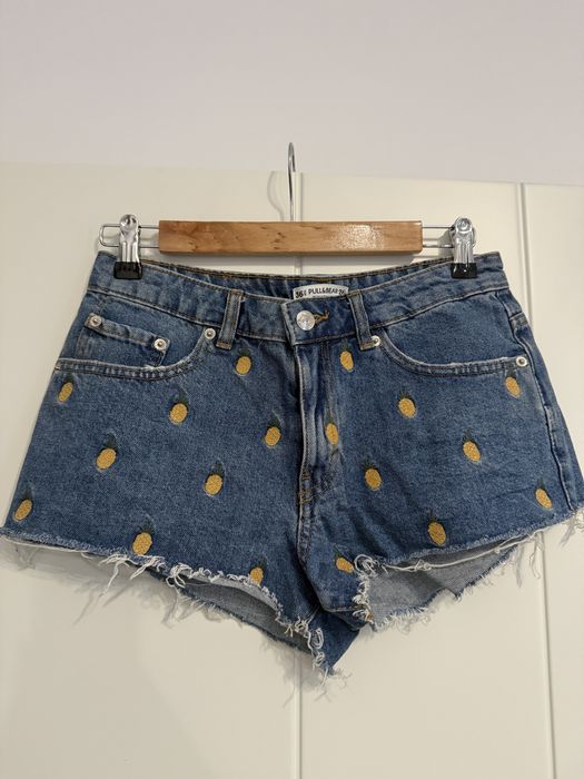 Pantaloni scurti de blugi