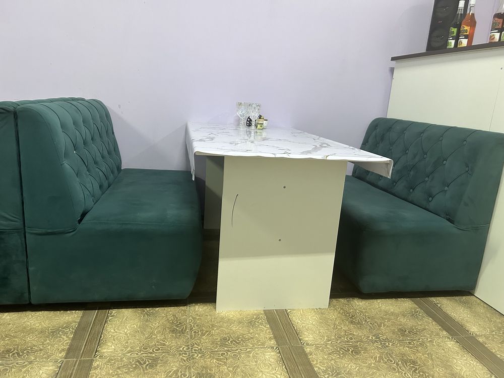 Комплект диван стол