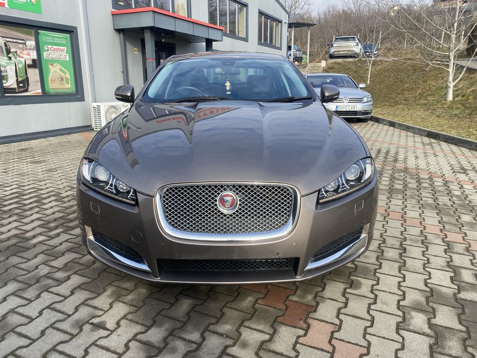 Dezmembrez / piese Jaguar XF 2.2 diesel