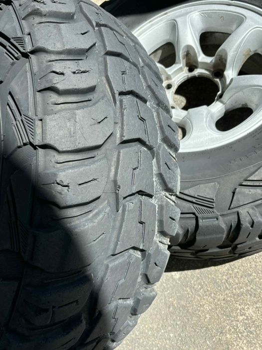 Джанти с гуми Kumho  31x10.5R15