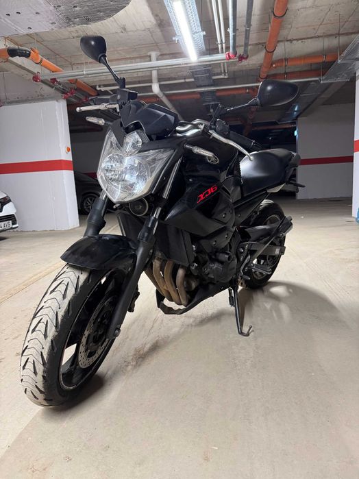 Motocicleta Yamaha XJ6 2011