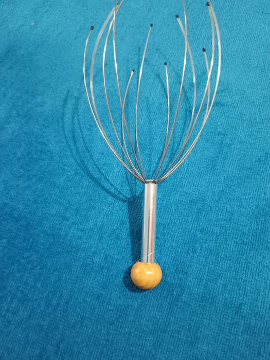 Vând Dispozitiv Masaj Capilar Nou