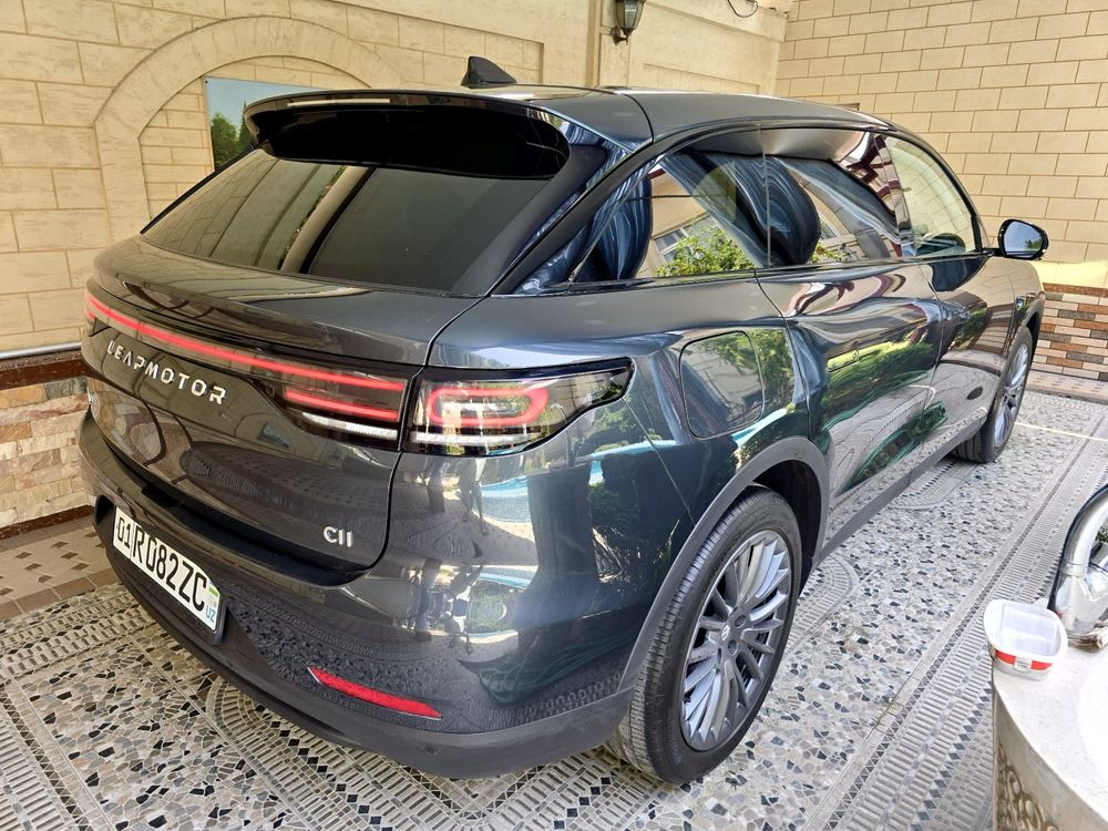 Продаю свой LEAPMOTOR C11 гибрид срочно