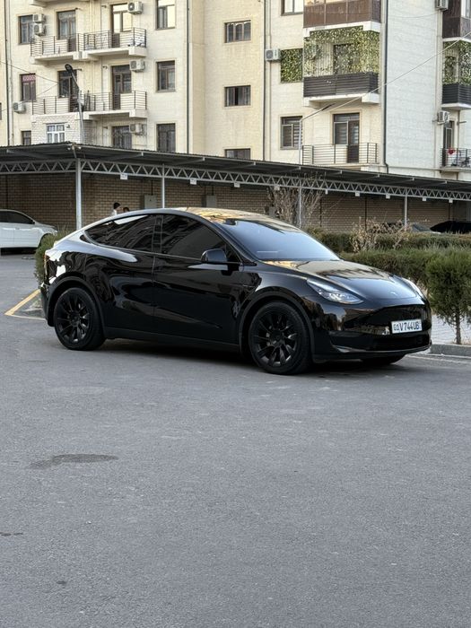 Tesla model Y. Dual motor long reng  2 ta matorligi