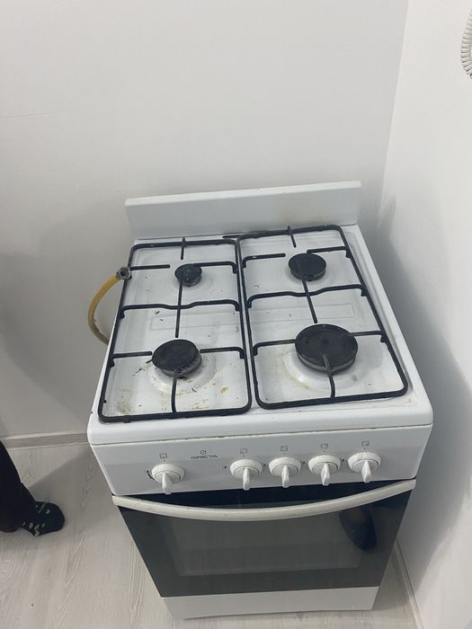 Продам газ плиту в хорошем состояние