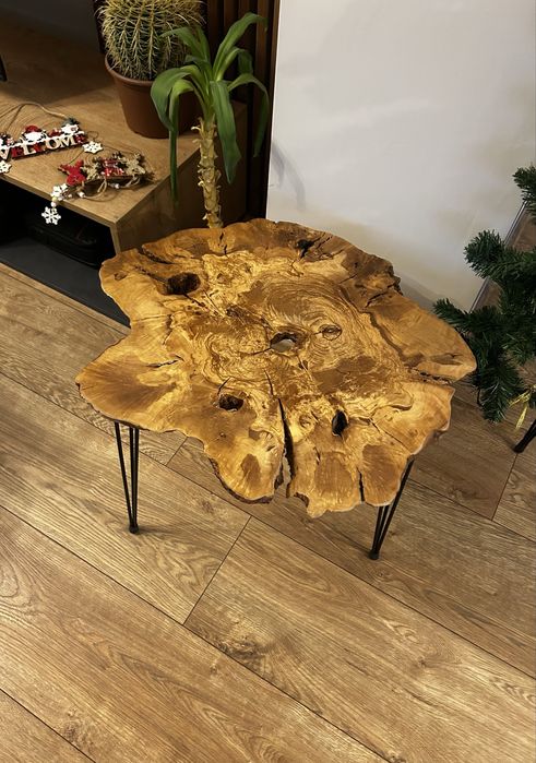 Уникална холна масичка от маслина и метал