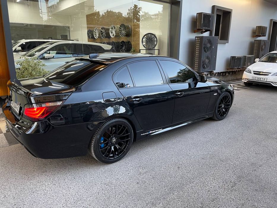 BMW E60 525i 2004