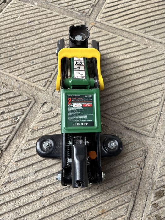 Хидравличен крик RockForce 2T