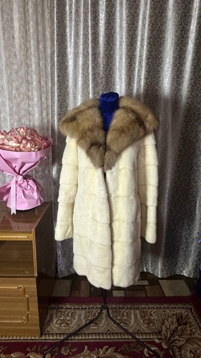 Эксклюзивные норковые шубы из дорогого меха  норки с отделкой из Собол