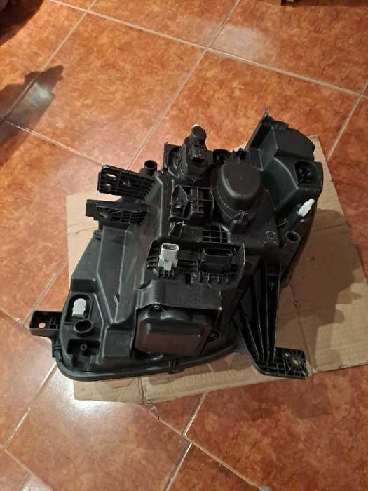 Far dreapta Smart Fortwo original Valeo cod 046797 an 2014-2025