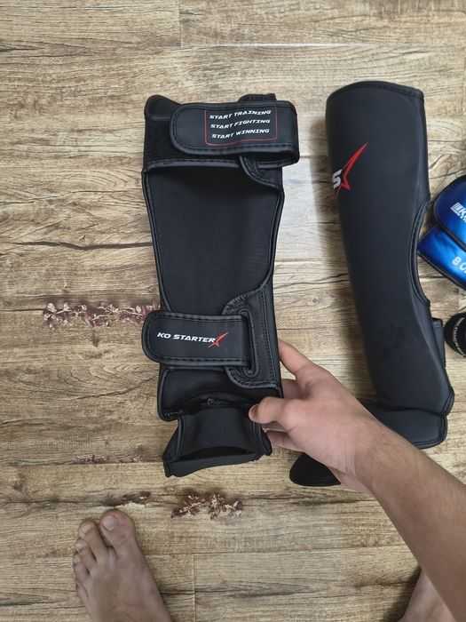 Mănuși și tibiere knockout