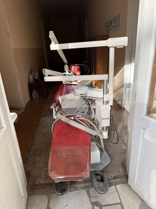 Стоматолигеское кресло