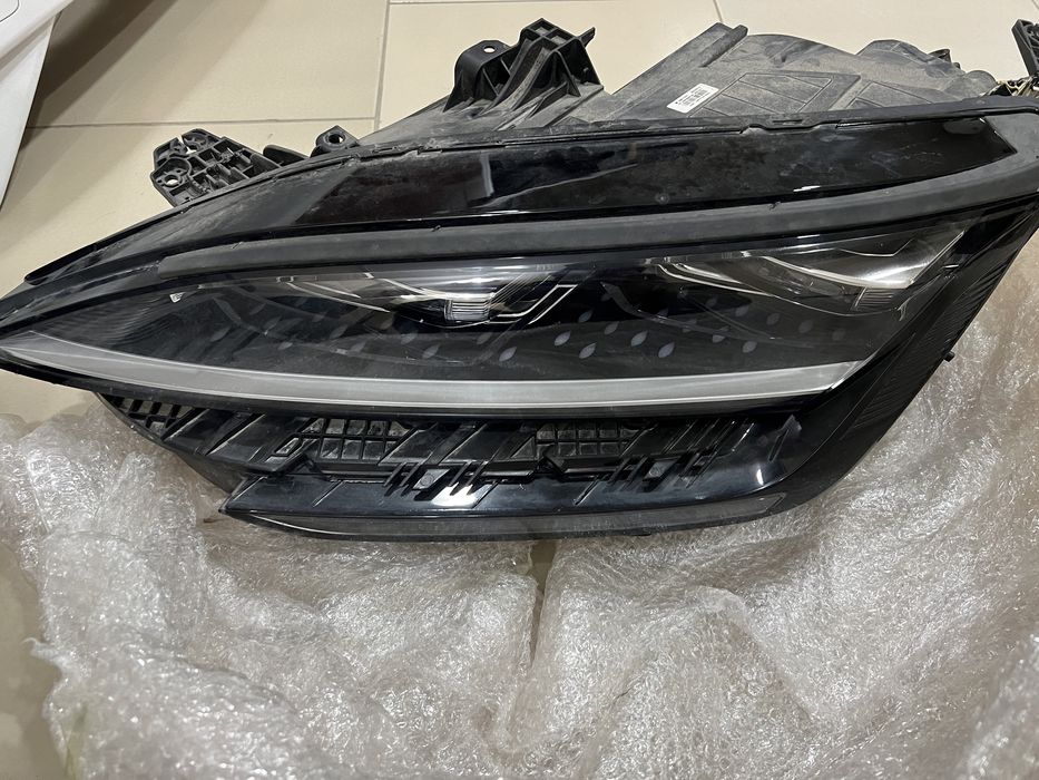 Передняя левая фара от BYD Champion 2023.