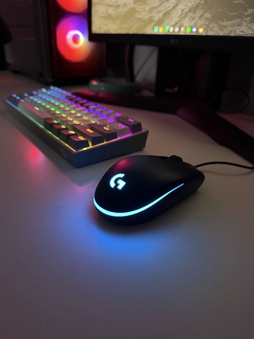 Vand setup complet de gaming PC-Monitor-Tastatura-Mouse